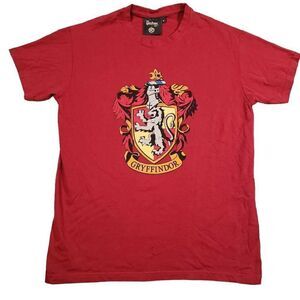 The Harry Potter Shop at Platform 9 3/4 Gryffindor Crest T Shirt Size‎  Medium